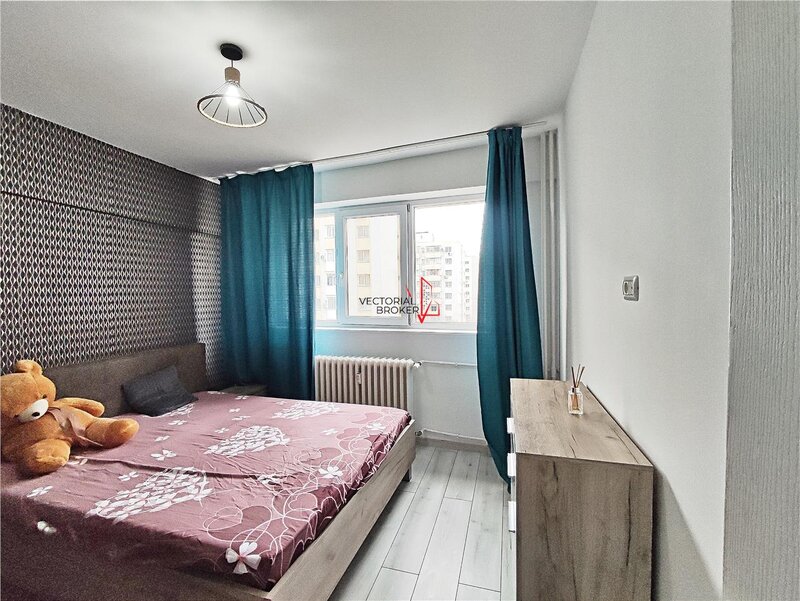 Doamna Ghica, apartament decomandat, renovat, reabilitat