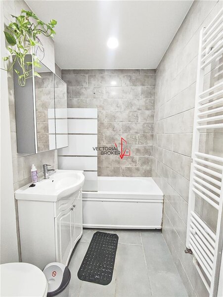 Doamna Ghica, apartament decomandat, renovat, reabilitat